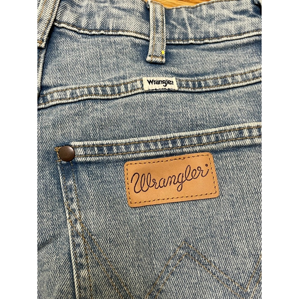 Wrangler Women's 26 Blue Shorts Denim Cotton Cut-Off Western Cowgirl Frayed Hem - Picture 3 of 7